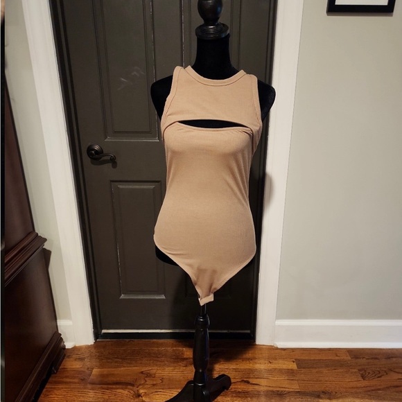 Lulus beige bodysuit (new) - Picture 2 of 4